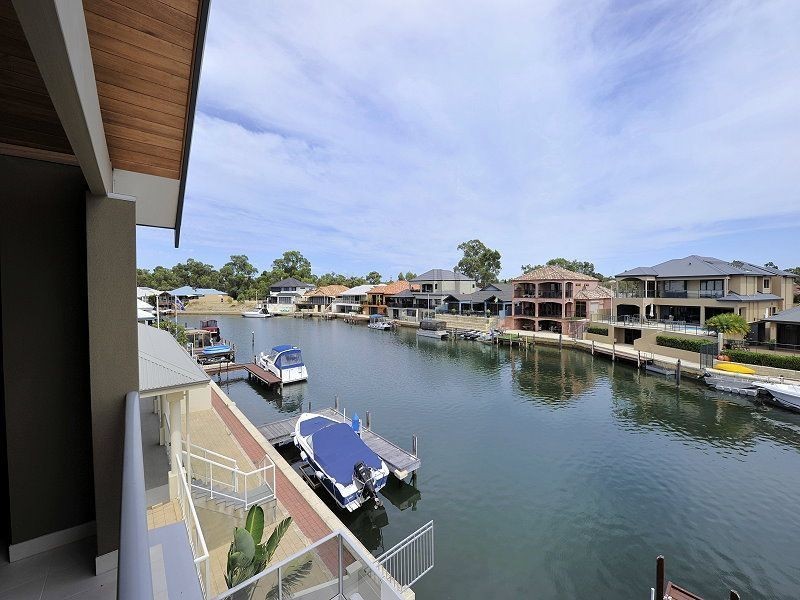 2 Ragamuffin Point, Halls Head WA 6210