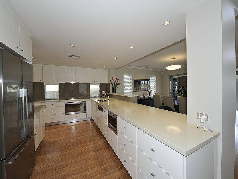 2 Ragamuffin Point, Halls Head WA 6210