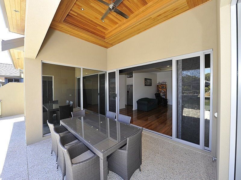 16 Ragamuffin Point, Halls Head WA 6210