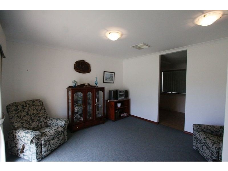 31 Peelwood Parade, Halls Head WA 6210