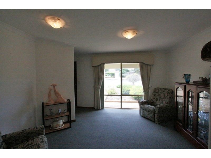 31 Peelwood Parade, Halls Head WA 6210