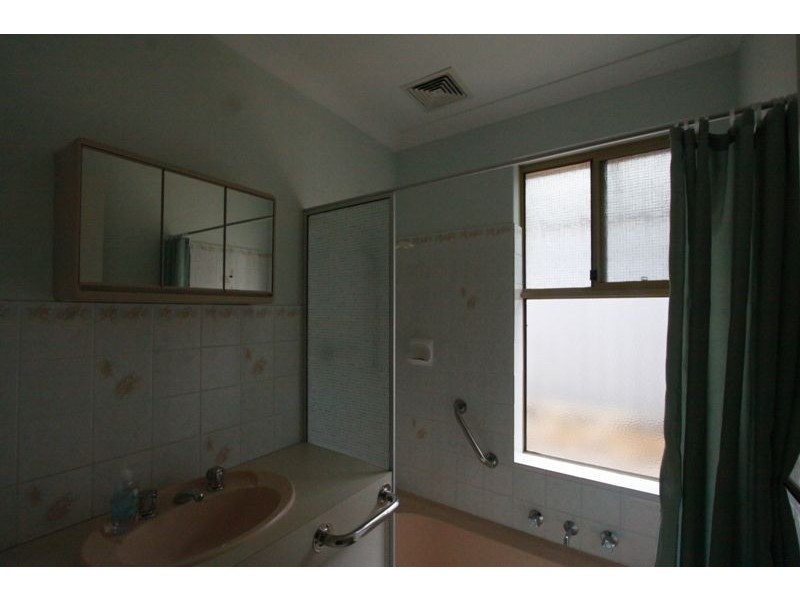 31 Peelwood Parade, Halls Head WA 6210