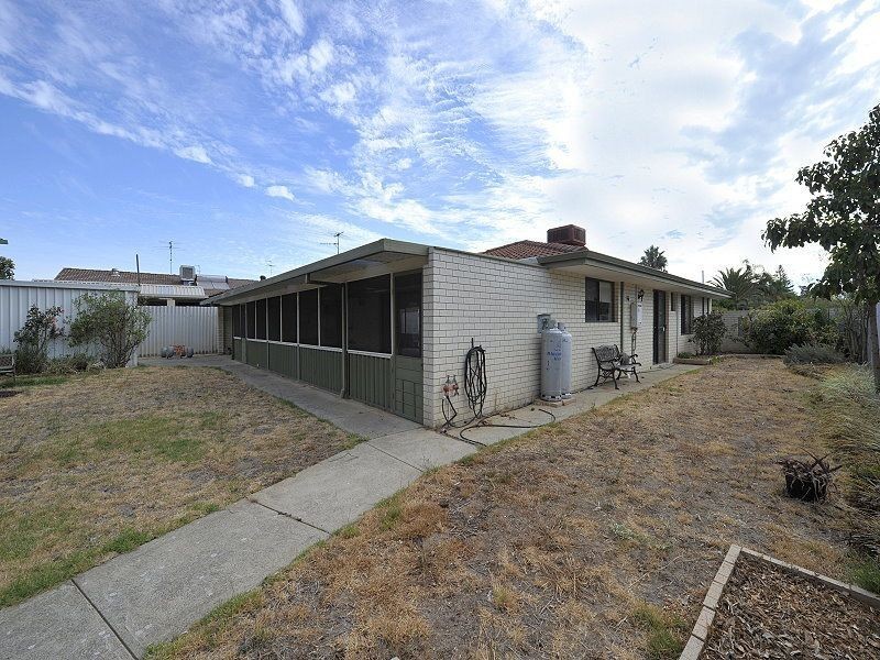 30 Elderberry Circle, Halls Head WA 6210