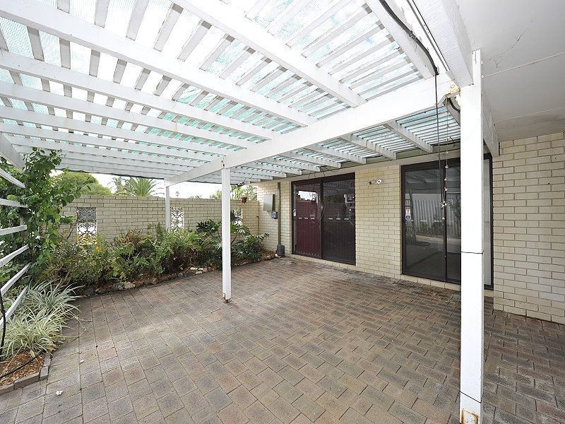 30 Elderberry Circle, Halls Head WA 6210