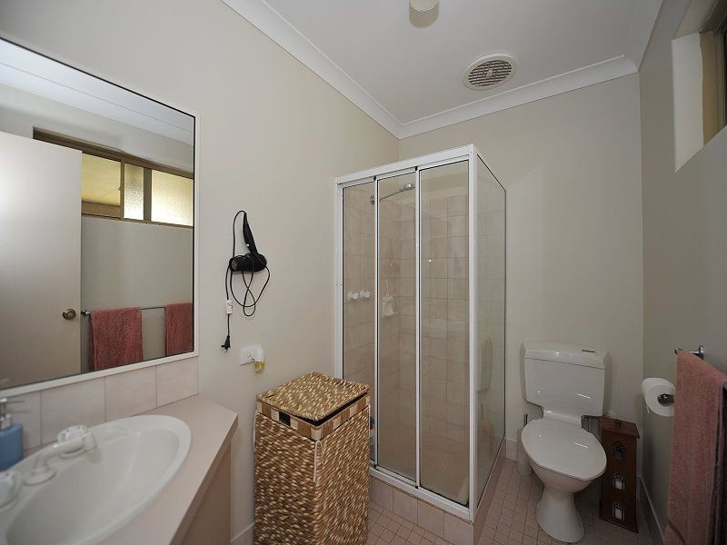 5 Oaklands Avenue, Halls Head WA 6210