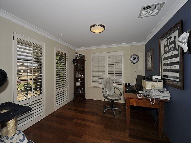 6 Dalona Parkway, Lakelands WA 6180