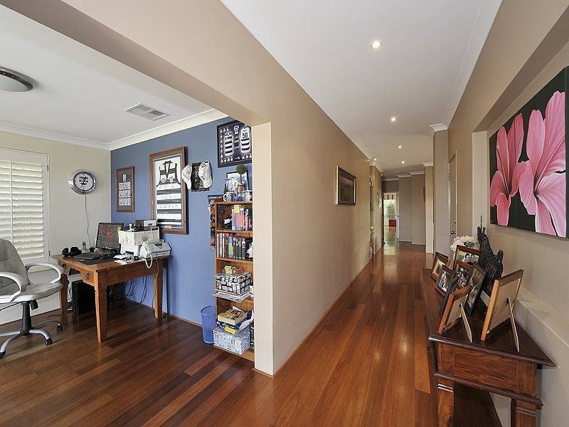 6 Dalona Parkway, Lakelands WA 6180