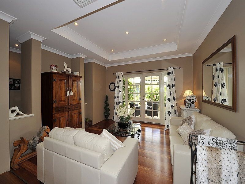 6 Dalona Parkway, Lakelands WA 6180