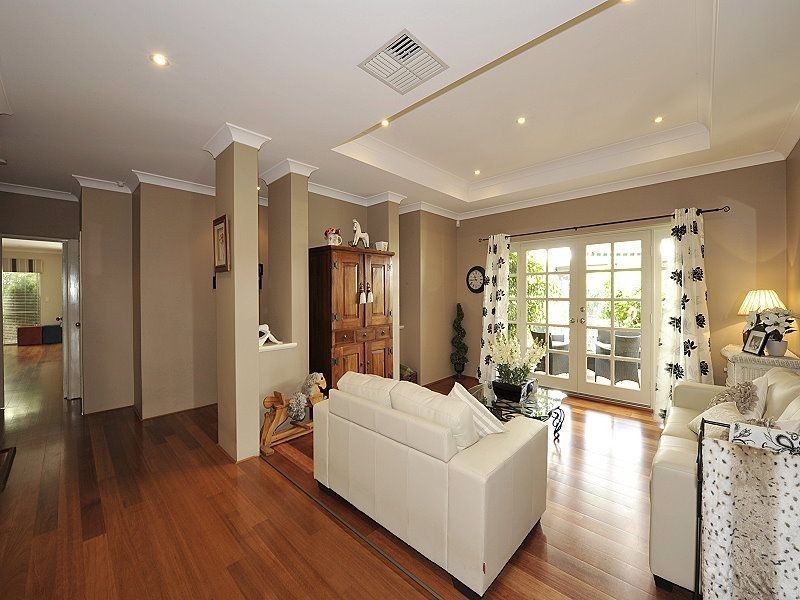 6 Dalona Parkway, Lakelands WA 6180