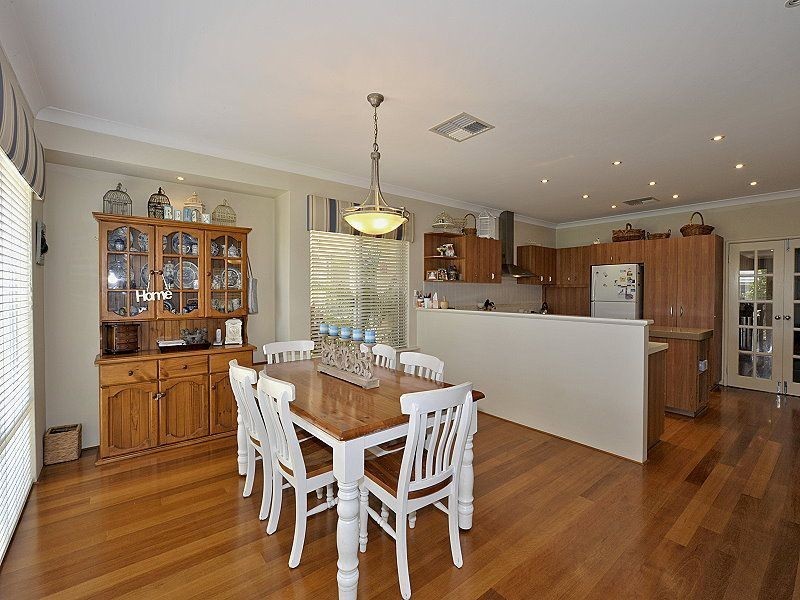 6 Dalona Parkway, Lakelands WA 6180