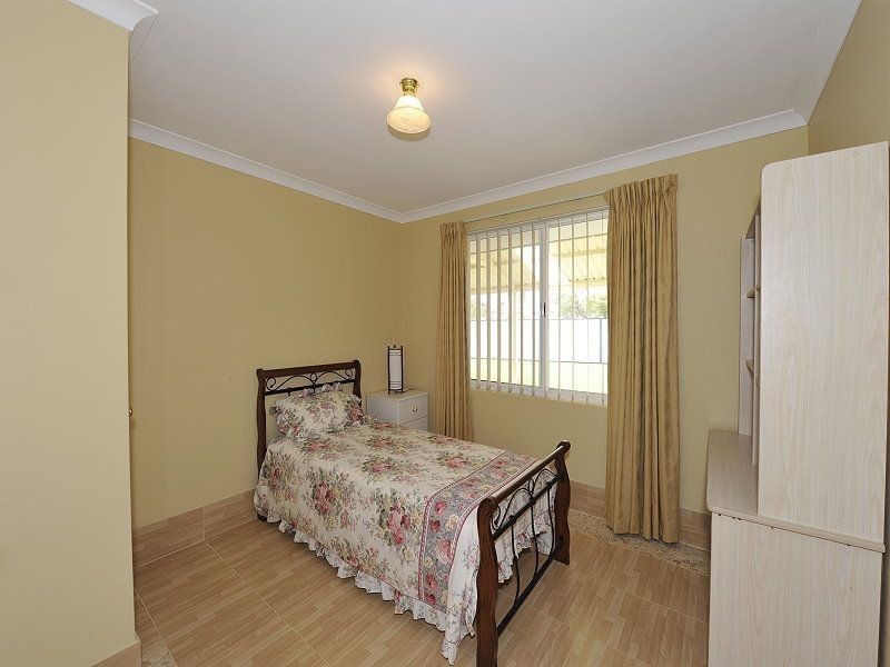 6 Portrush Parade, Meadow Springs WA 6210