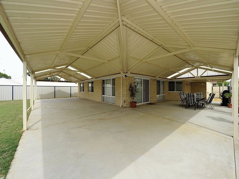 6 Portrush Parade, Meadow Springs WA 6210