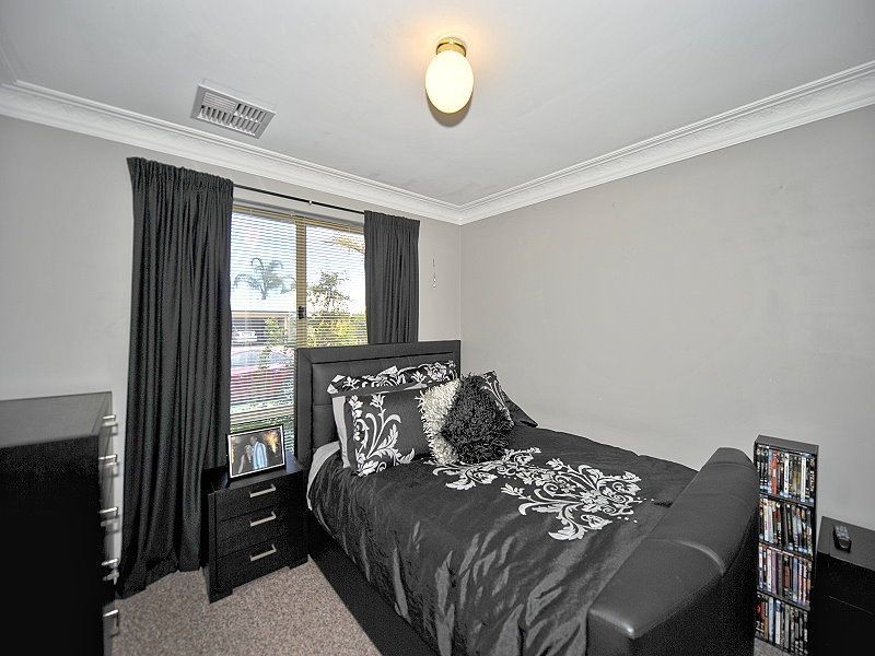 4 Berkeley Close, Greenfields WA 6210