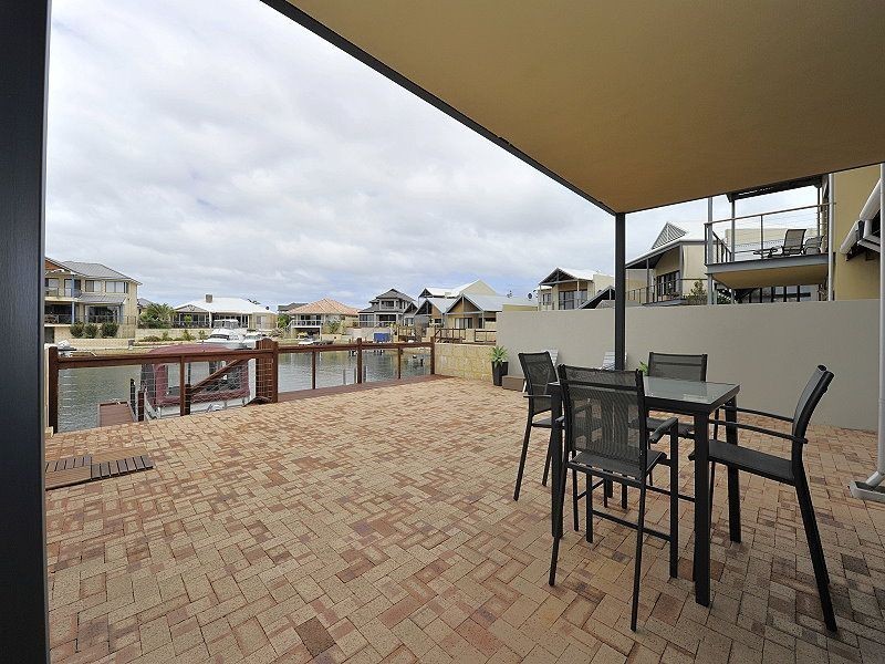 10/3 Piccolo Place, Halls Head WA 6210