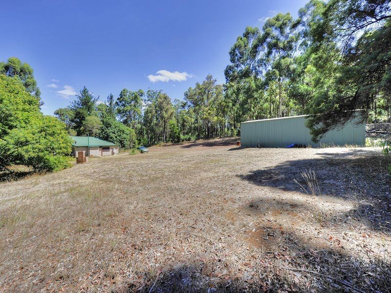 195 Holyoake road, Dwellingup WA 6213