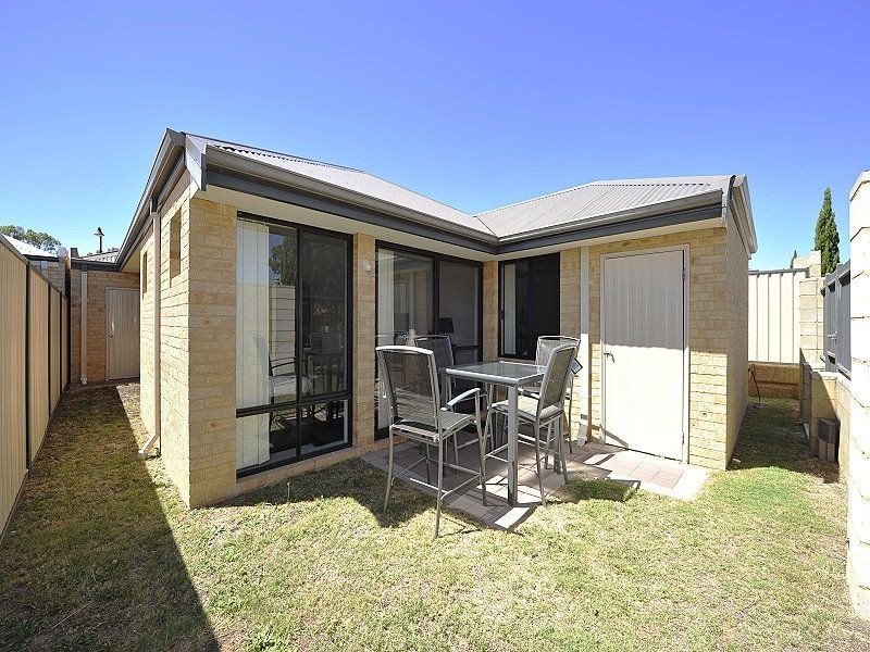 70/27 Meadow Springs Drive, Meadow Springs WA 6210