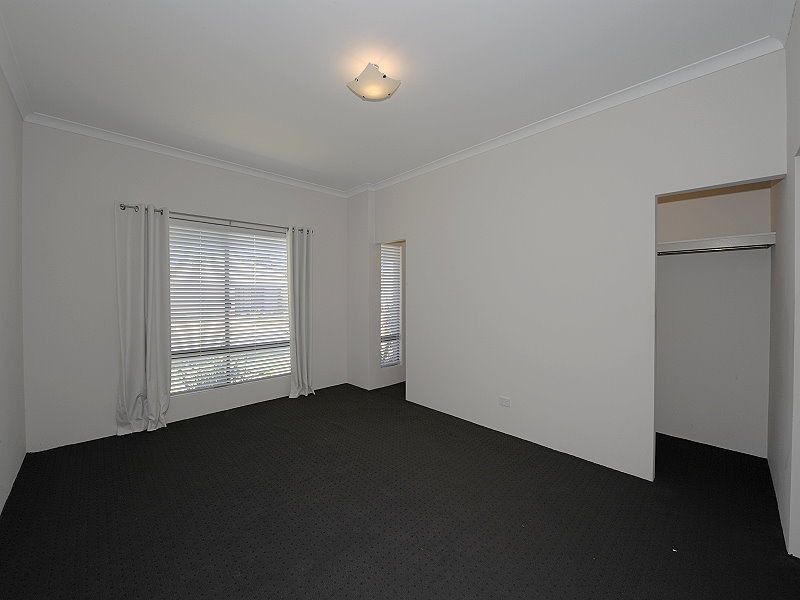 6 Honeydew Trail, Wannanup WA 6210