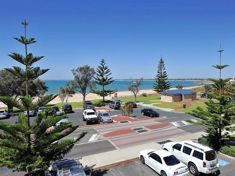 9/11 Halls Head Parade, Halls Head WA 6210