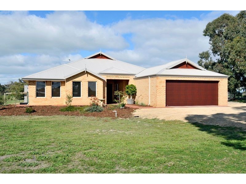 110 James Eden Drive, Pinjarra WA 6208