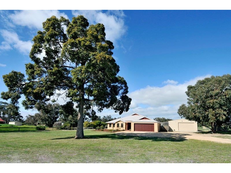 110 James Eden Drive, Pinjarra WA 6208