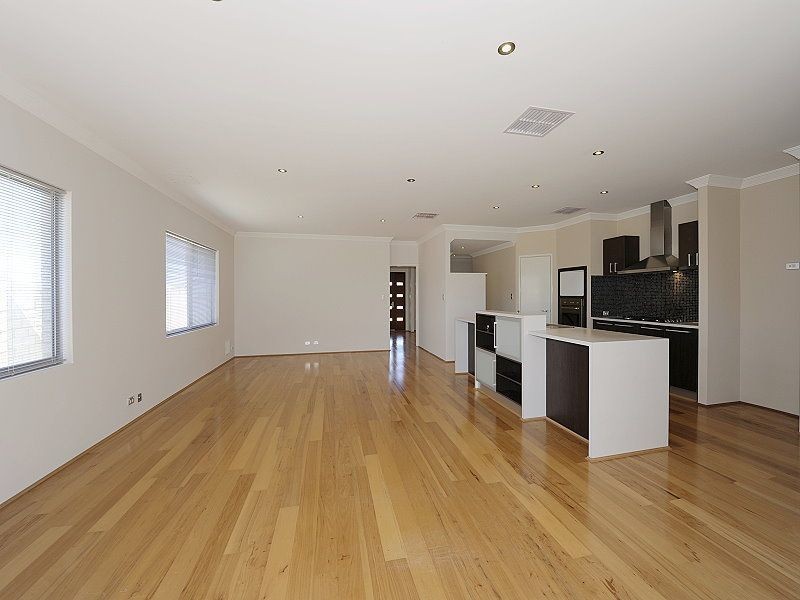 10 Asper Way, Halls Head WA 6210