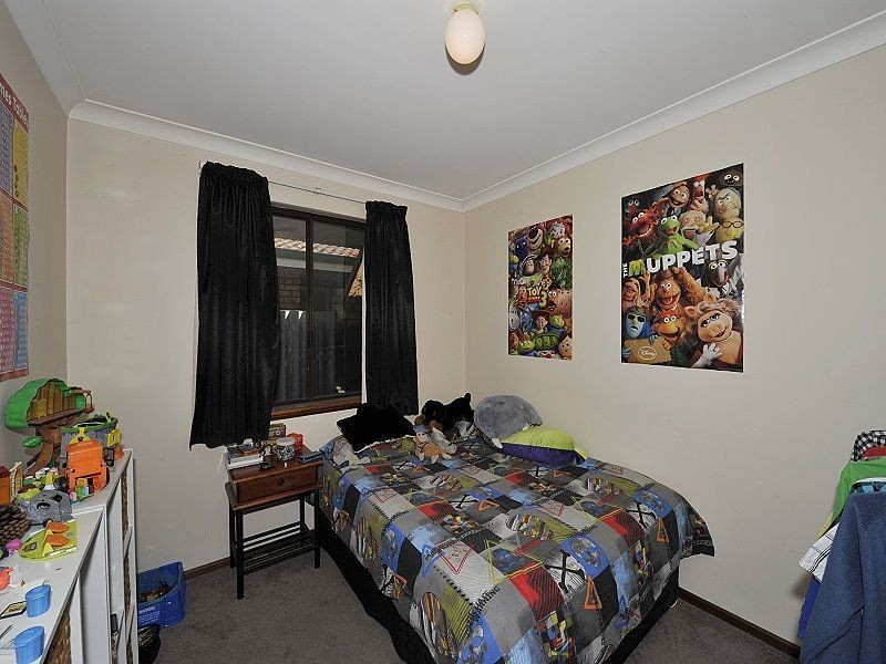 8A Napier Close, Halls Head WA 6210