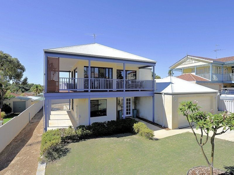 13 Carabeen Place, Halls Head WA 6210