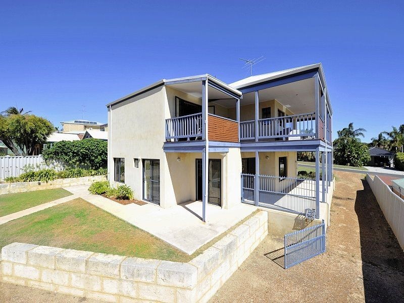 13 Carabeen Place, Halls Head WA 6210