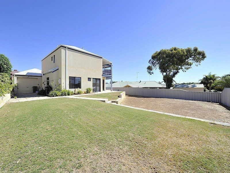 13 Carabeen Place, Halls Head WA 6210