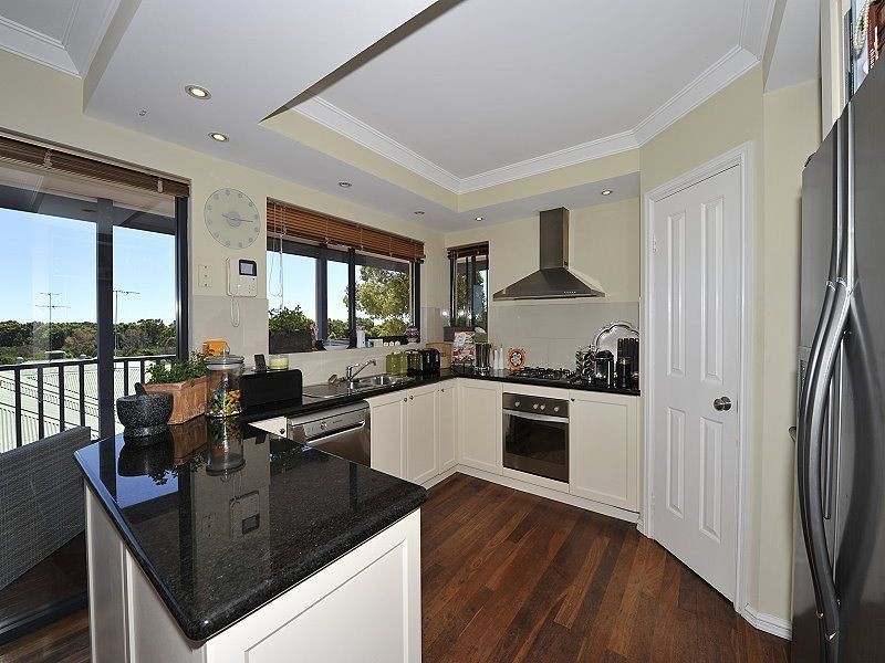 13 Carabeen Place, Halls Head WA 6210