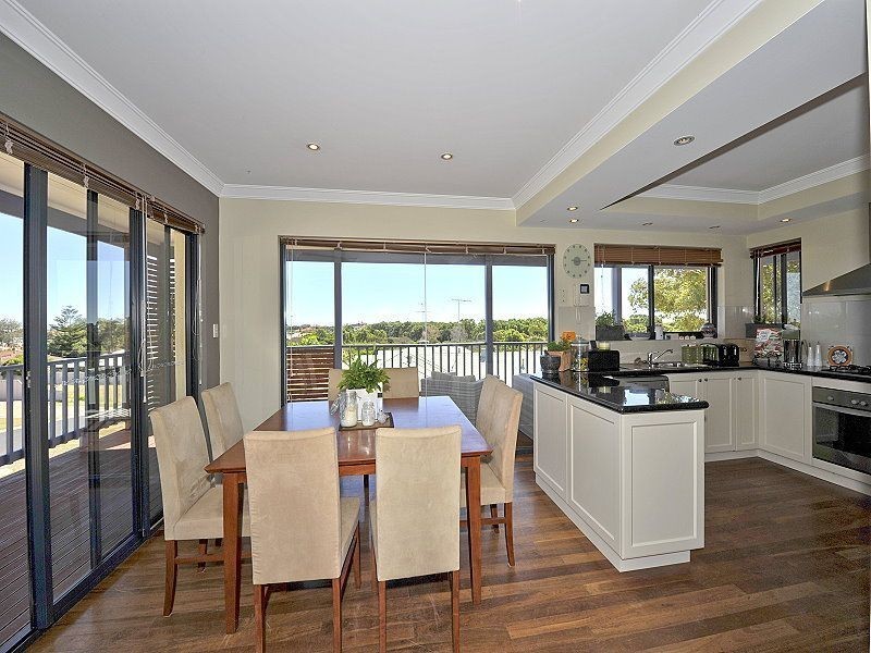 13 Carabeen Place, Halls Head WA 6210