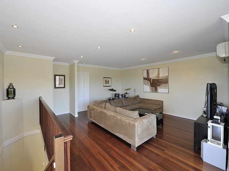 13 Carabeen Place, Halls Head WA 6210