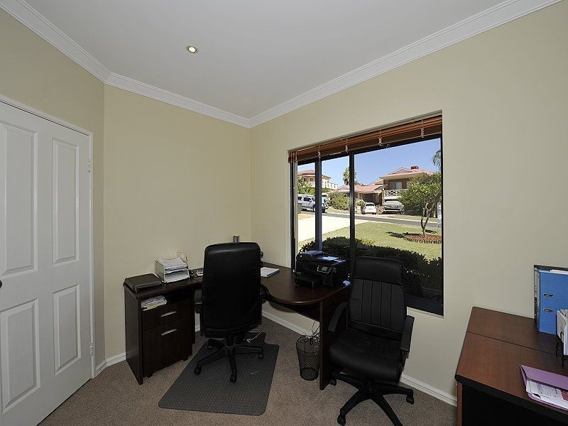 13 Carabeen Place, Halls Head WA 6210