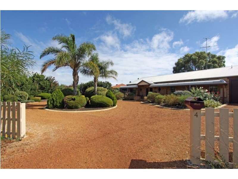 4 Glendart Court, Erskine WA 6210