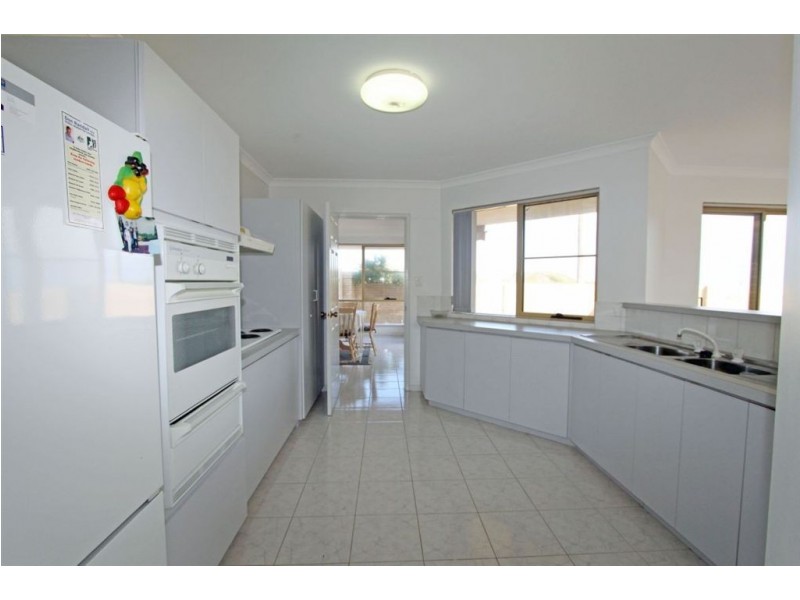 A/50 Halls Head Parade, Halls Head WA 6210