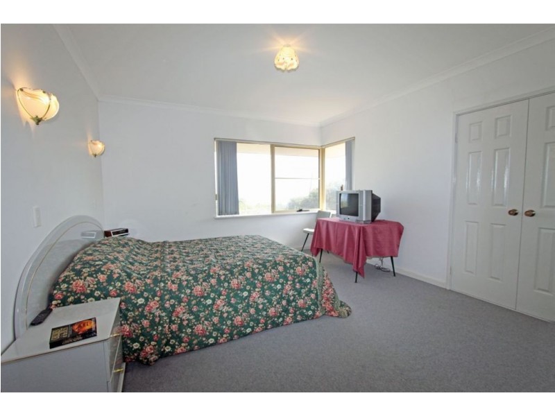 A/50 Halls Head Parade, Halls Head WA 6210