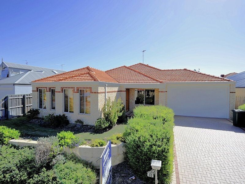 20 Grasshill Grange, Halls Head WA 6210