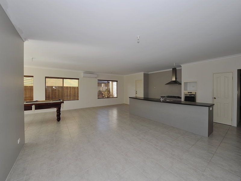 20 Grasshill Grange, Halls Head WA 6210