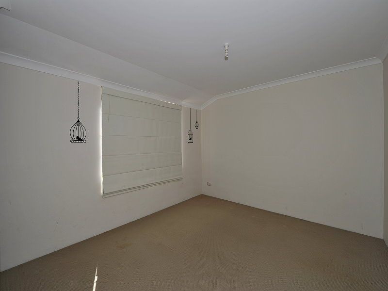 20 Grasshill Grange, Halls Head WA 6210