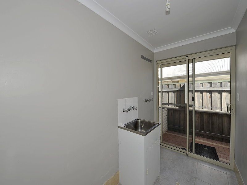 20 Grasshill Grange, Halls Head WA 6210