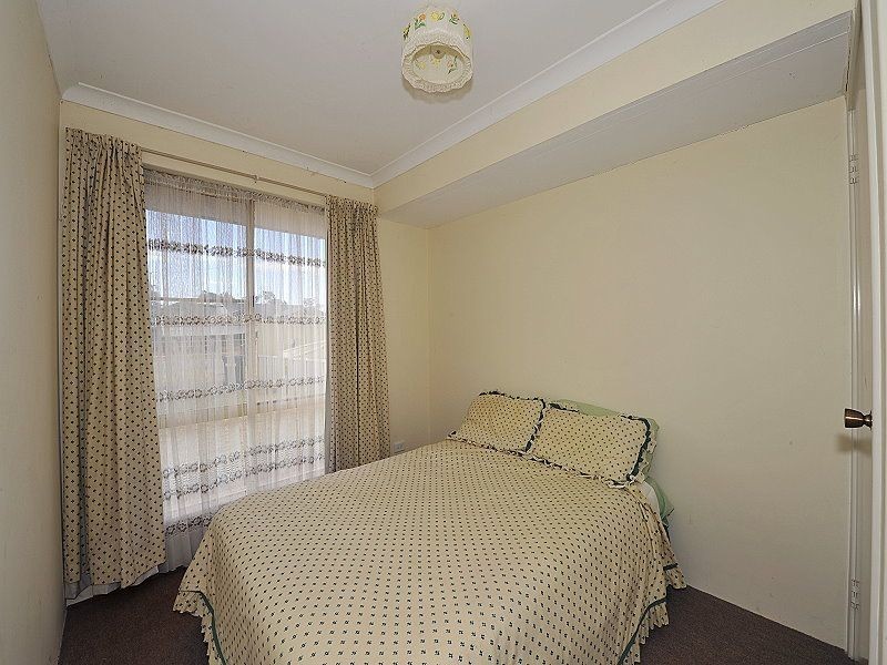 79 Allambi Way, South Yunderup WA 6208