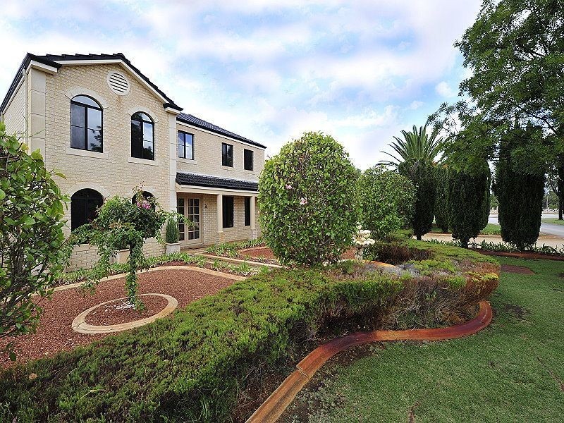 13 Midsummer Circle, Pinjarra WA 6208