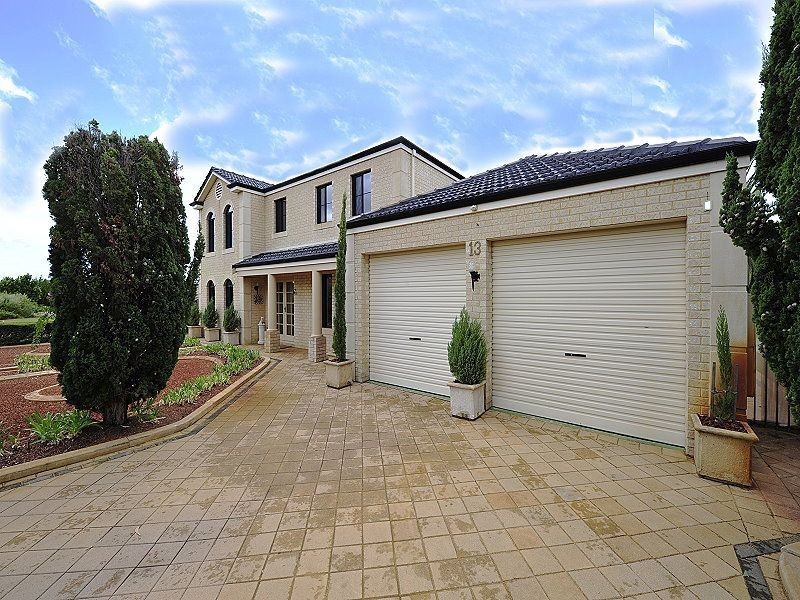 13 Midsummer Circle, Pinjarra WA 6208