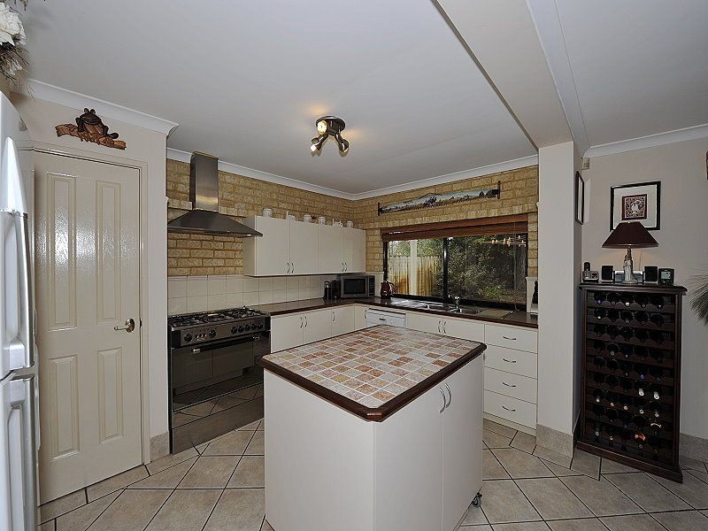 13 Midsummer Circle, Pinjarra WA 6208