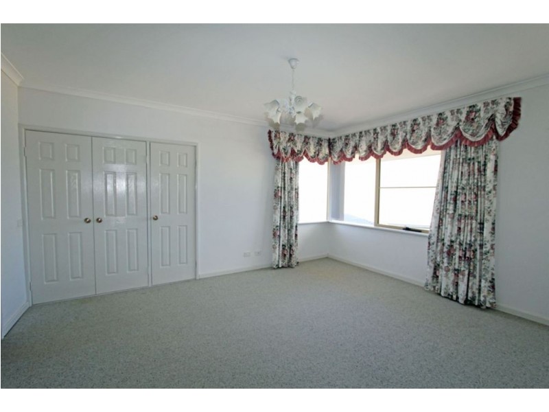 B/50 Halls Head Parade, Halls Head WA 6210