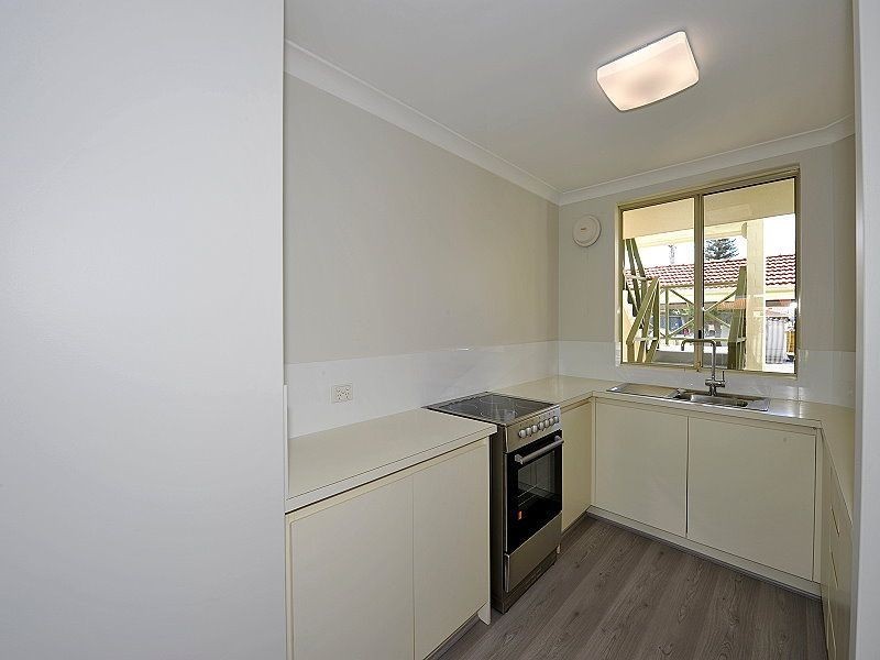 14/1 Hackett Street, Mandurah WA 6210