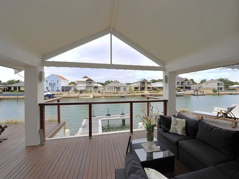 17 Gael Place, Dudley Park WA 6210