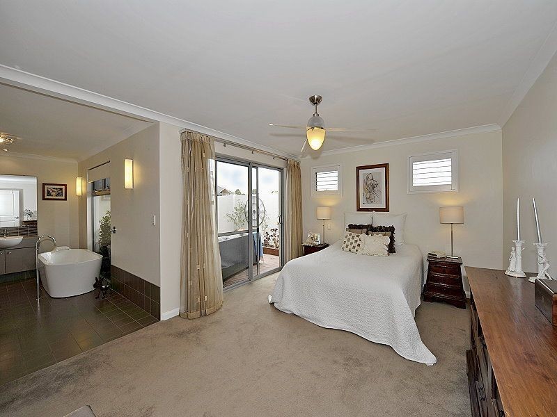 17 Gael Place, Dudley Park WA 6210