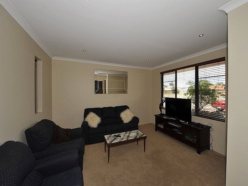 8 Sandalwood Close, Falcon WA 6210