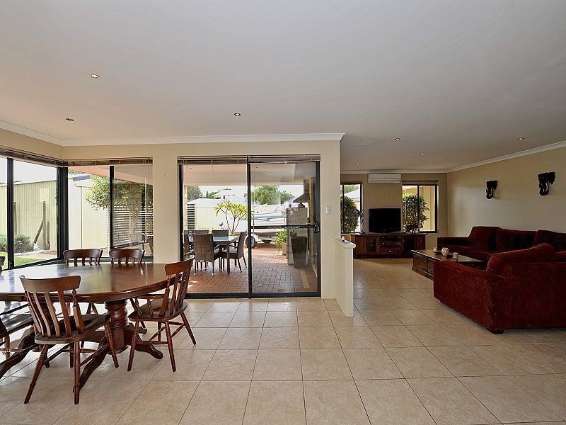 8 Sandalwood Close, Falcon WA 6210